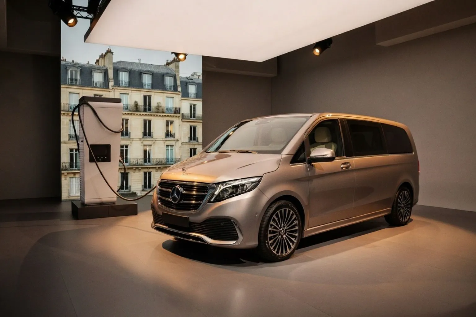 Mercedes VLE : le nouveau monospace électrique de luxe arrive sur le marché français