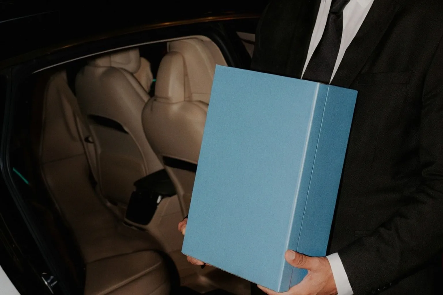 Prolongez vos soirées estivales avec un chauffeur privé de prestige